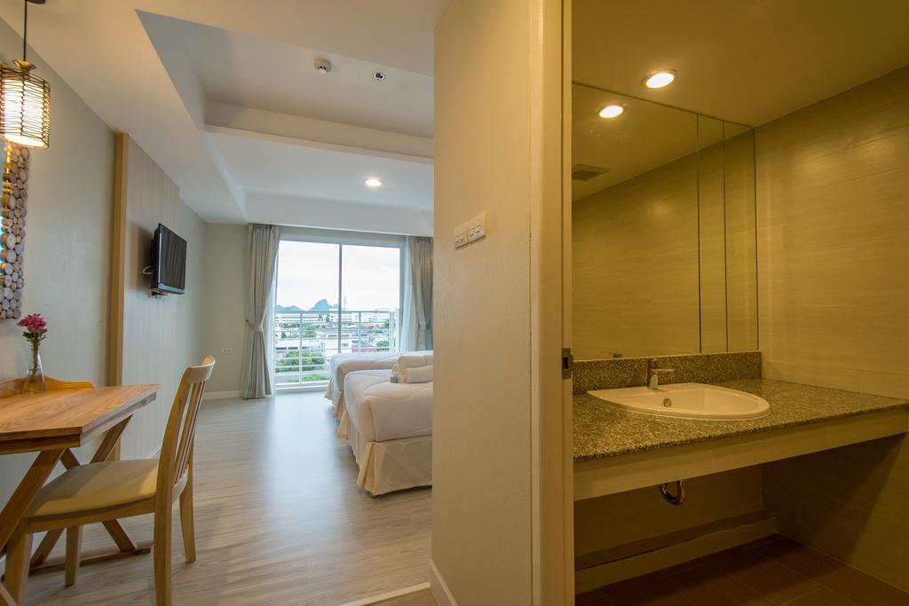 Prachuap Grand Hotel Prachuap Khiri Khan Room photo